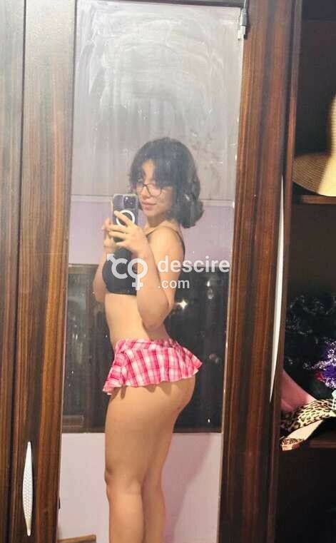 Bella señorita estrecha disponible trato de novios