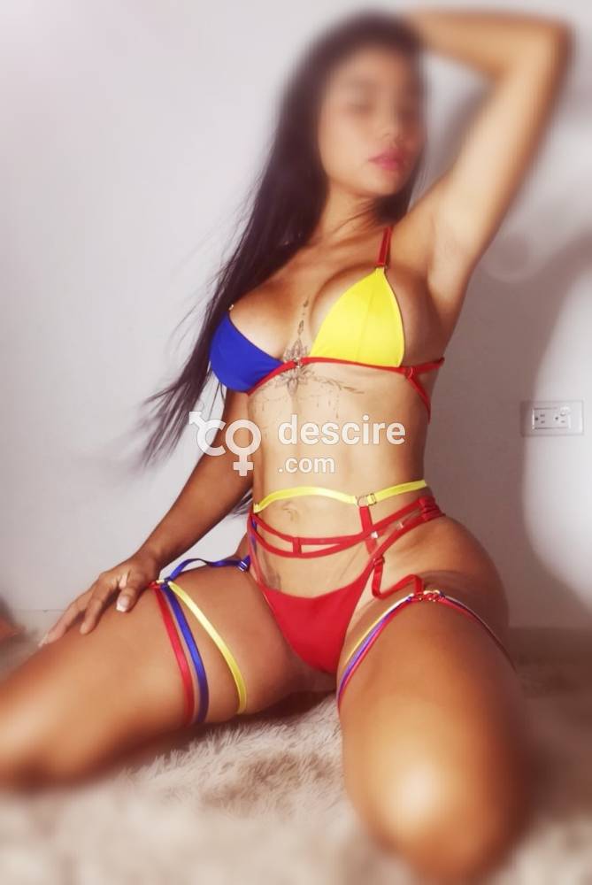 Hola soy dulce una linda colombiana disponible para video llamada