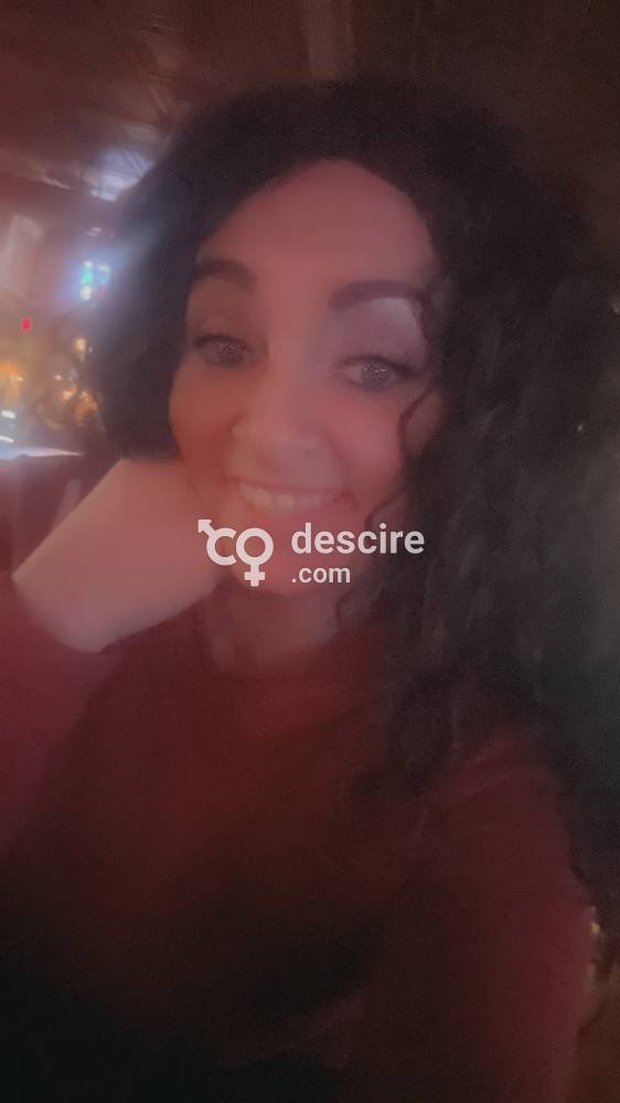 Sexy mama ready for papa