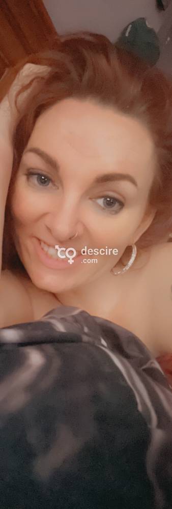 Sexy mama ready for papa