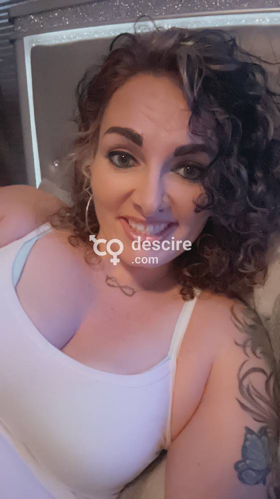 Sexy mama ready for papa