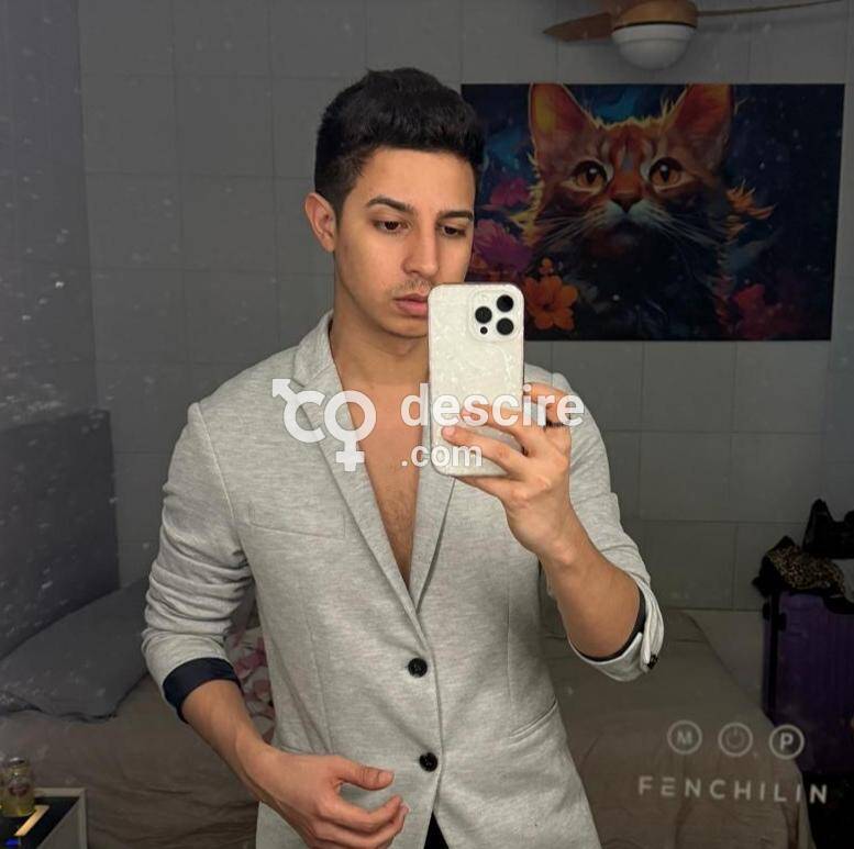 SEXY LATINO JOVEN DOTADO Y COLITA QUE FLIPAS CARI