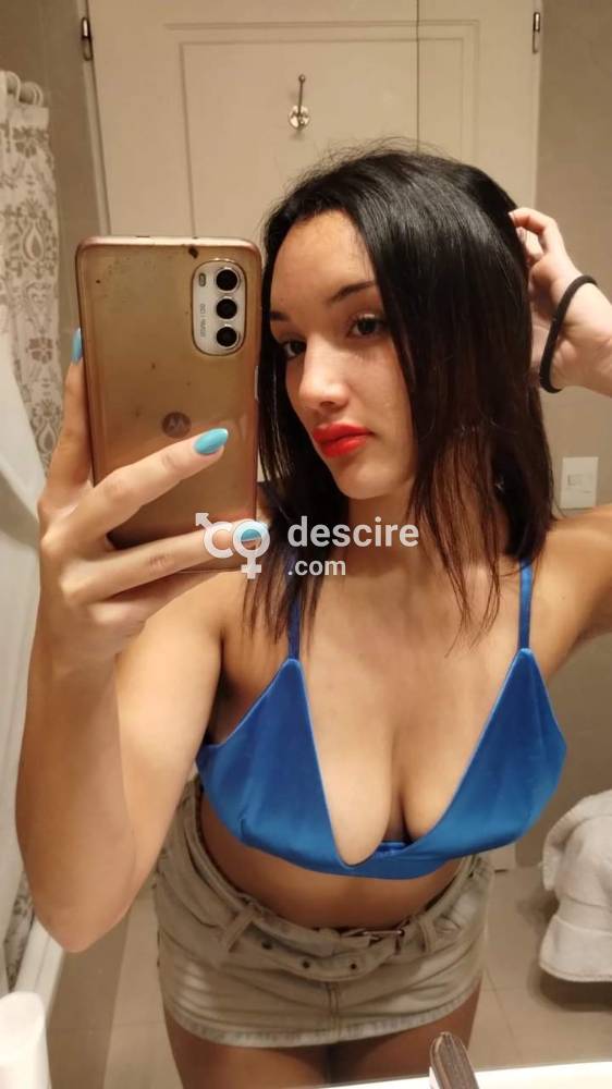 Hola bebé acá esperandote tu putita escorts más ardiente estoy disponible para cumplir todas tus fantasias sexuales bebé