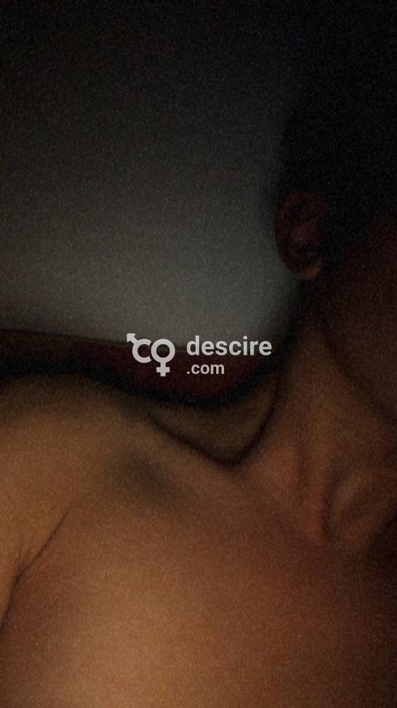 Hombre joven de 21 años, ofrece servicio compañia a damas (solo para damas)