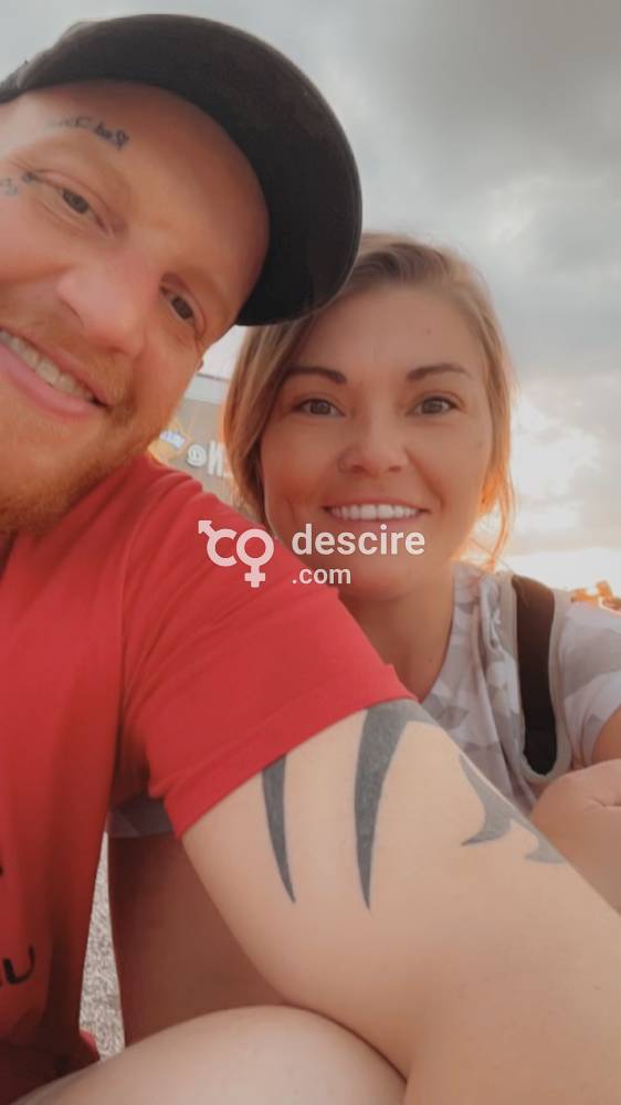 Looking for cuckold or threesome