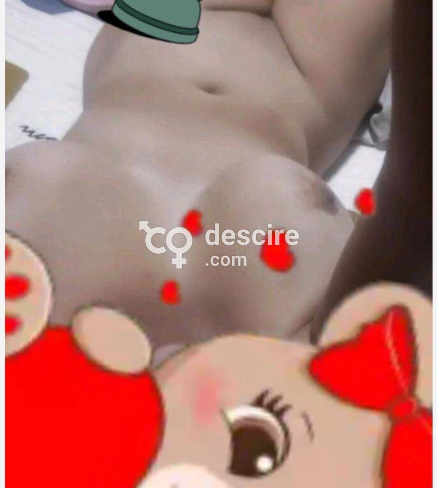 Madurita bella amable dama de compañía