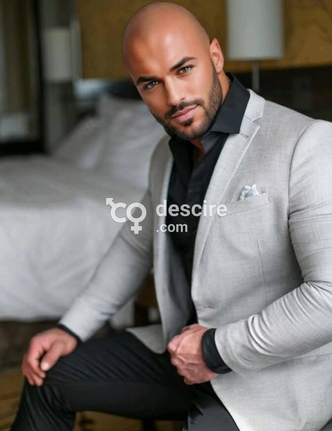 Marco León – Actor porno, 23 cm reales, placer exclusivo