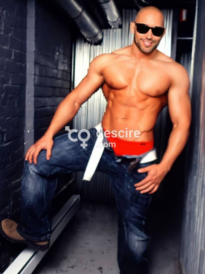 Marco León – Actor porno, 23 cm reales, placer exclusivo