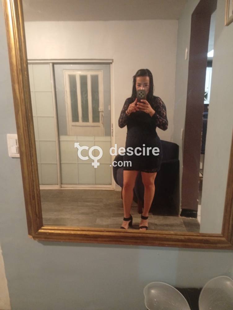 Buscas compañía ya no busques más y mándame WhatsApp