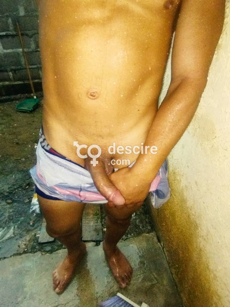 Mi nombre es Sebastián y hago servicio presencial y también vendo contenido y hago servicios virtuales