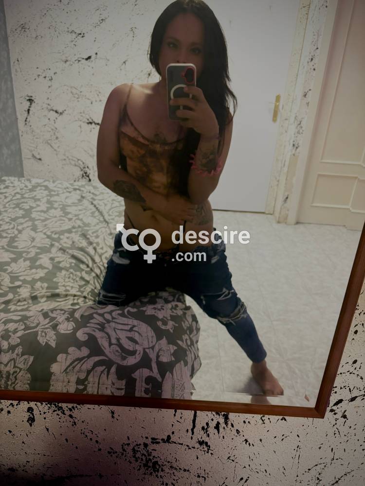 FEMENINA VERSÁTIL Y SIEMPRE CON EL RABO DURO