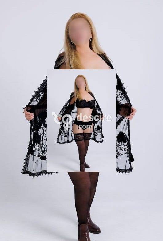 La secretaria Alemana madurita más famosa de Ibiza zona Figuereta