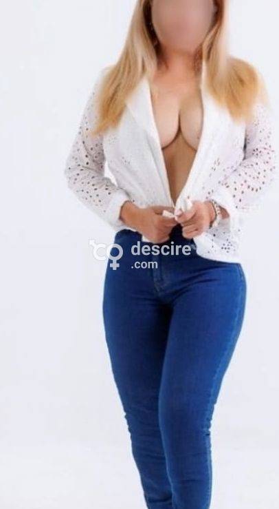 La secretaria Alemana madurita más famosa de Ibiza zona Figuereta