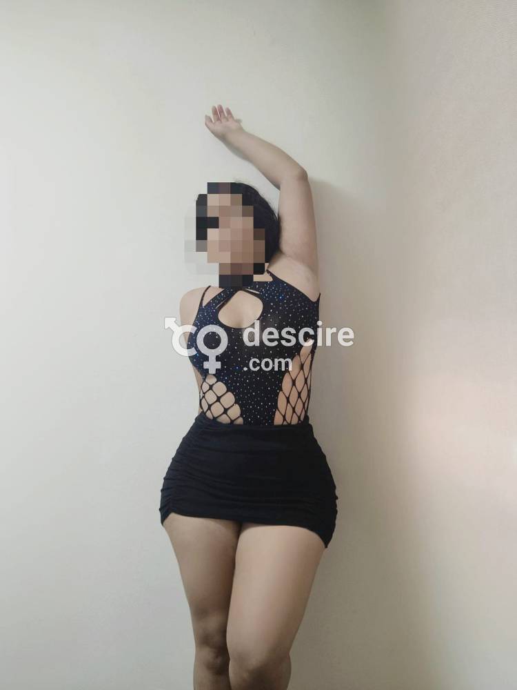 Kamilita exótica mujer cariñosa