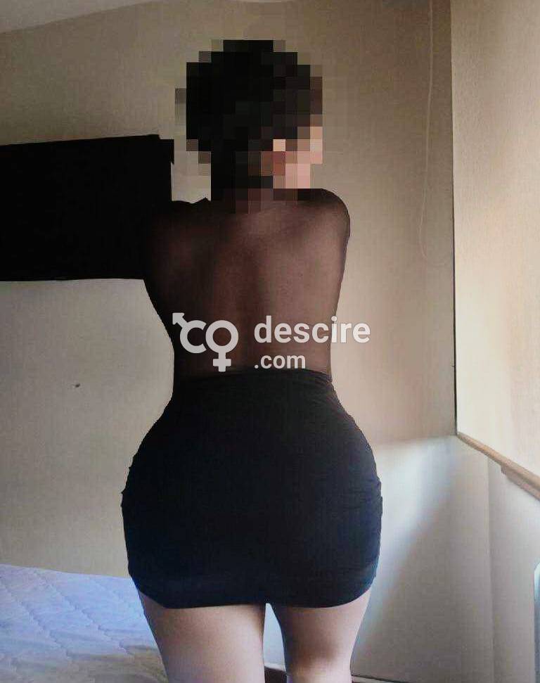 Kamilita exótica mujer cariñosa