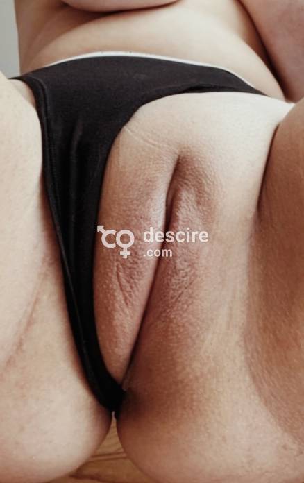 Kamilita exótica mujer cariñosa