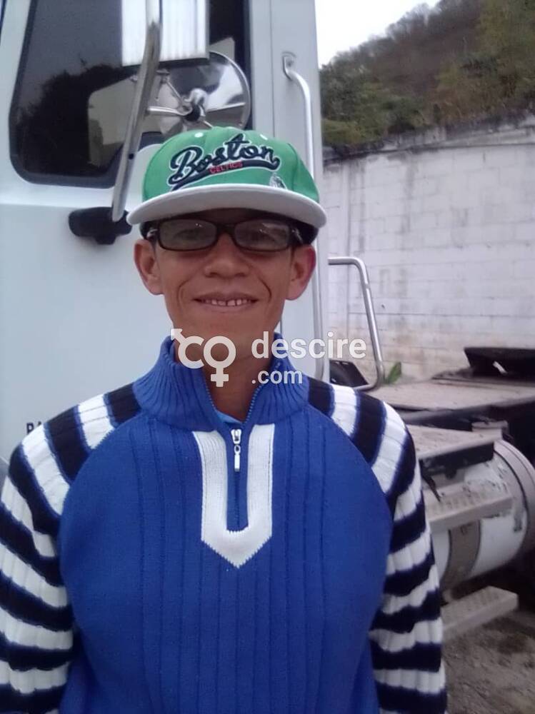 Hombre Maduro disponible para Damas y Parejas