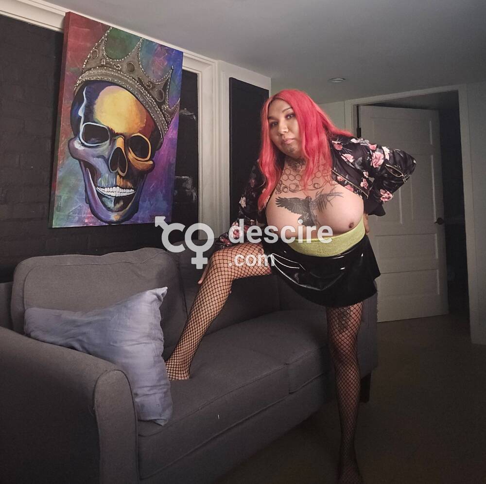 Transexual with tits ass and throbbing 7X4.5UC cock ready for u str8 men