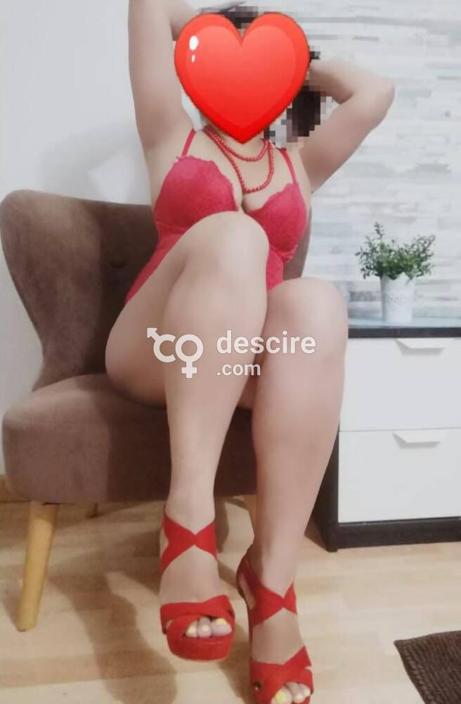 Lauri mujer madurita cariñosa