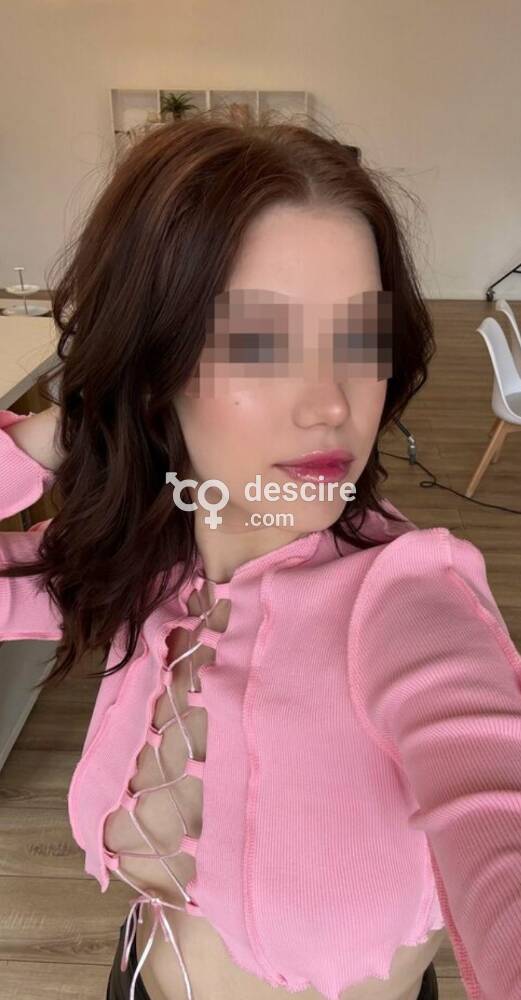 Hola chicos, me llamo Raquel. y una apasionada del deporte. Me encanta mantenerme activa, bailar y cantar, y disfruto compartiendo estas experiencias