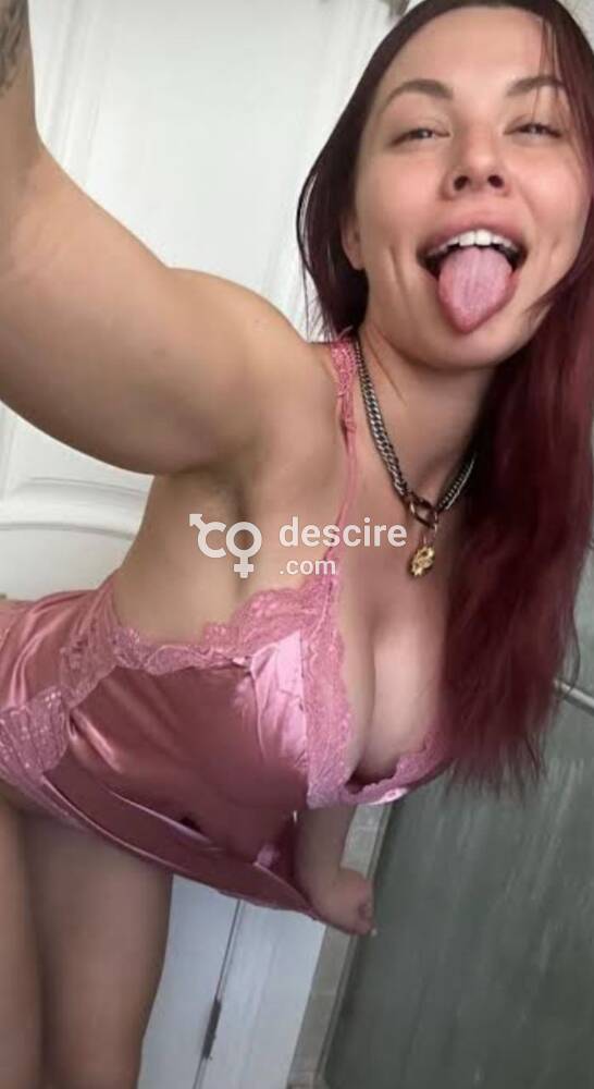 i'm Vickey, i am available