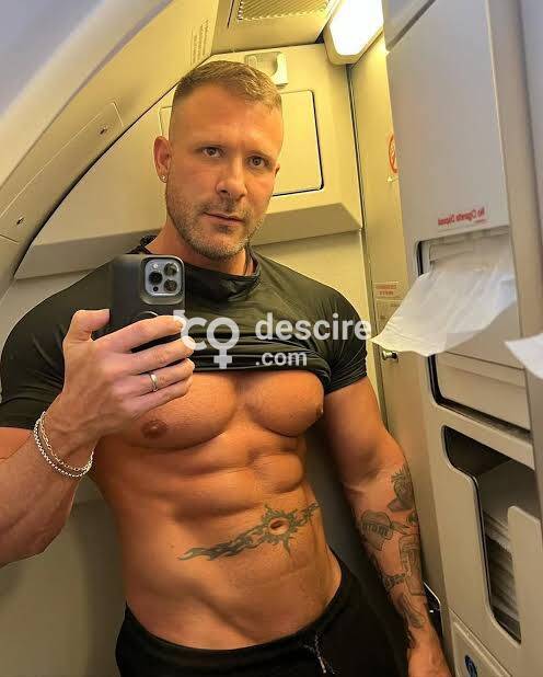 Elite Ease Massage I Can  be top and bottom.