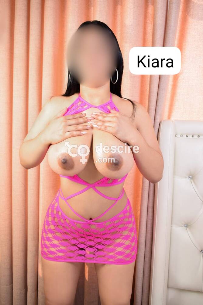 KIARA TU NENA CALIENTE CON AMPLIOS DESEOS DE SEXO DURO
