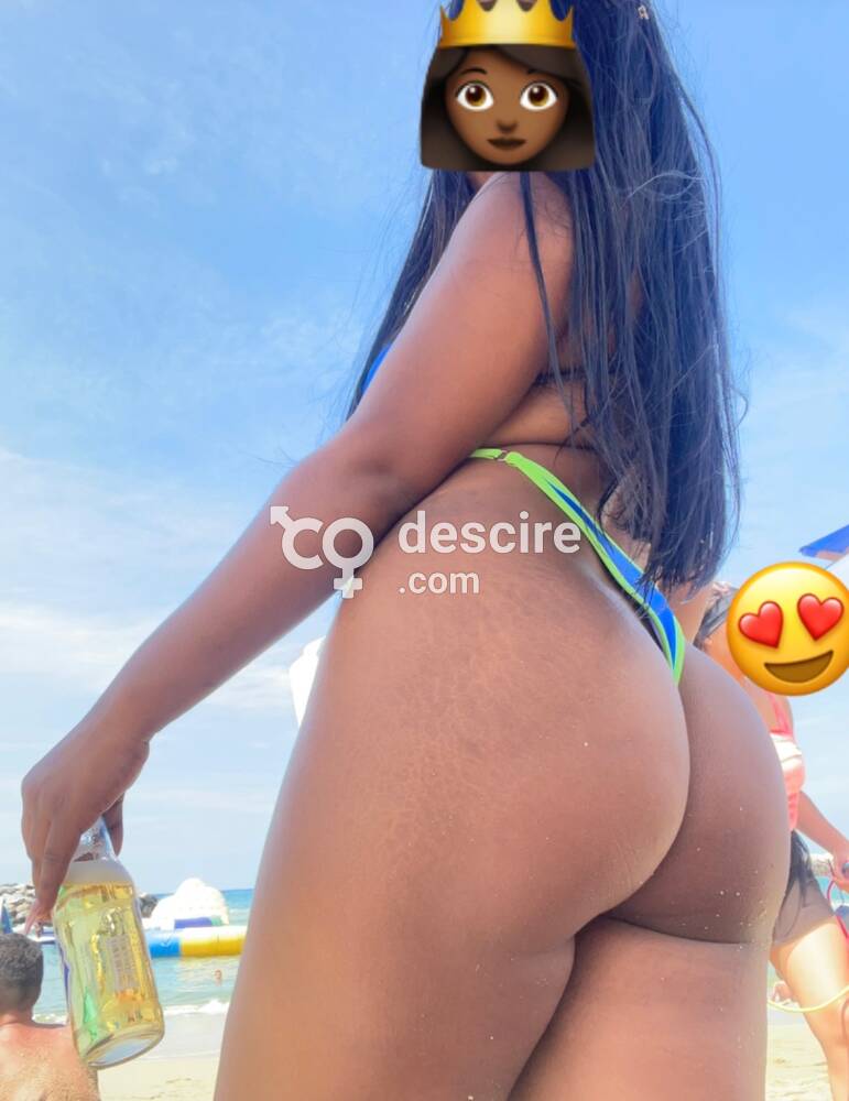 Una morena extrovertida