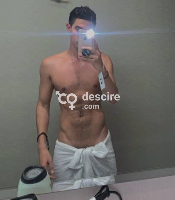 Mateo chico joven con ganas de pasarlo bien con chicos masajs - Valencia - España