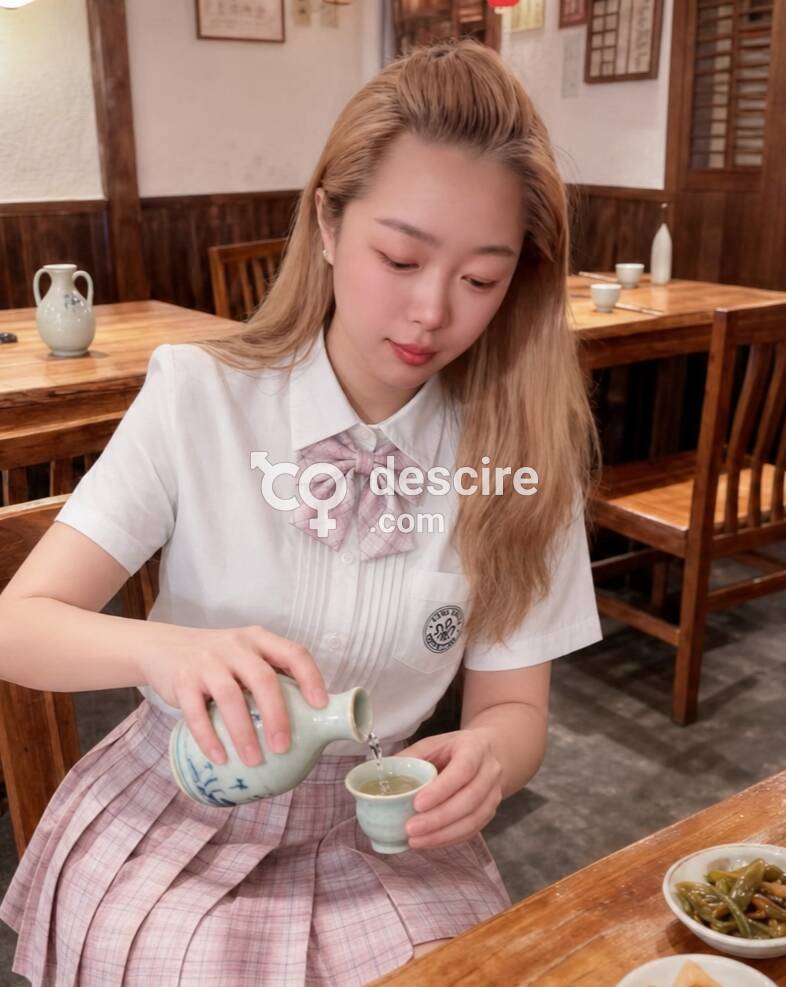 Lulú y Sushi chicas asiáticas en centro de Girona - Gerona - España