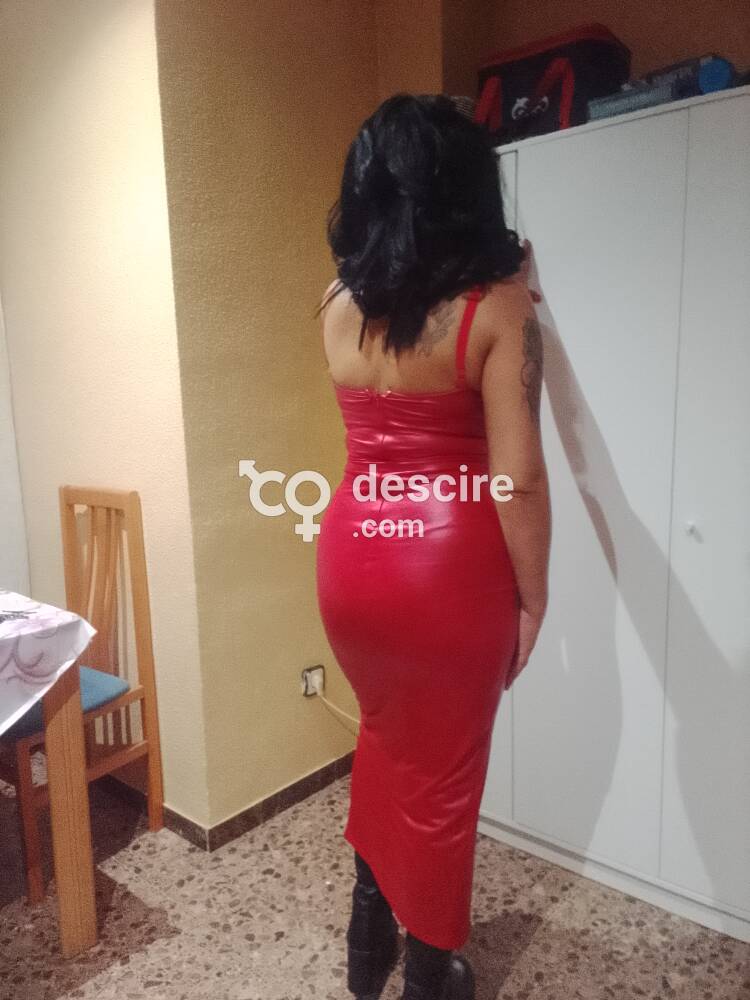 Lucia morena preciosa,elegante, joven - Alicante - España