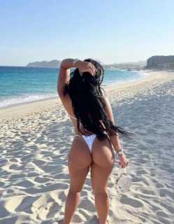 Romi una Latina fiestera