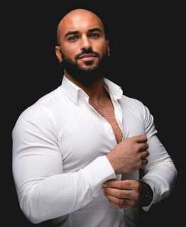 Marco León – Actor porno, 23 cm reales, placer exclusivo