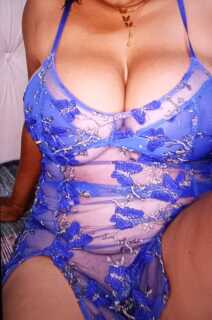 MILF NINFÓMANA Y CACHONDA, TETONA CULONA Y CON GANAS DE MUCHA LECHE