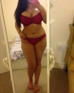 Senos enormes gordita