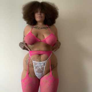 Thick, natural, curvy mamiiiii👸🏽