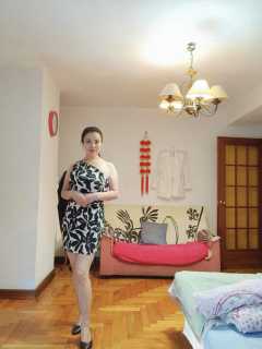 漂亮的亚洲女孩在Vigo