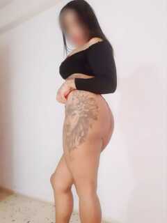 Morena caliente ojos verdes naturales 100% natural .